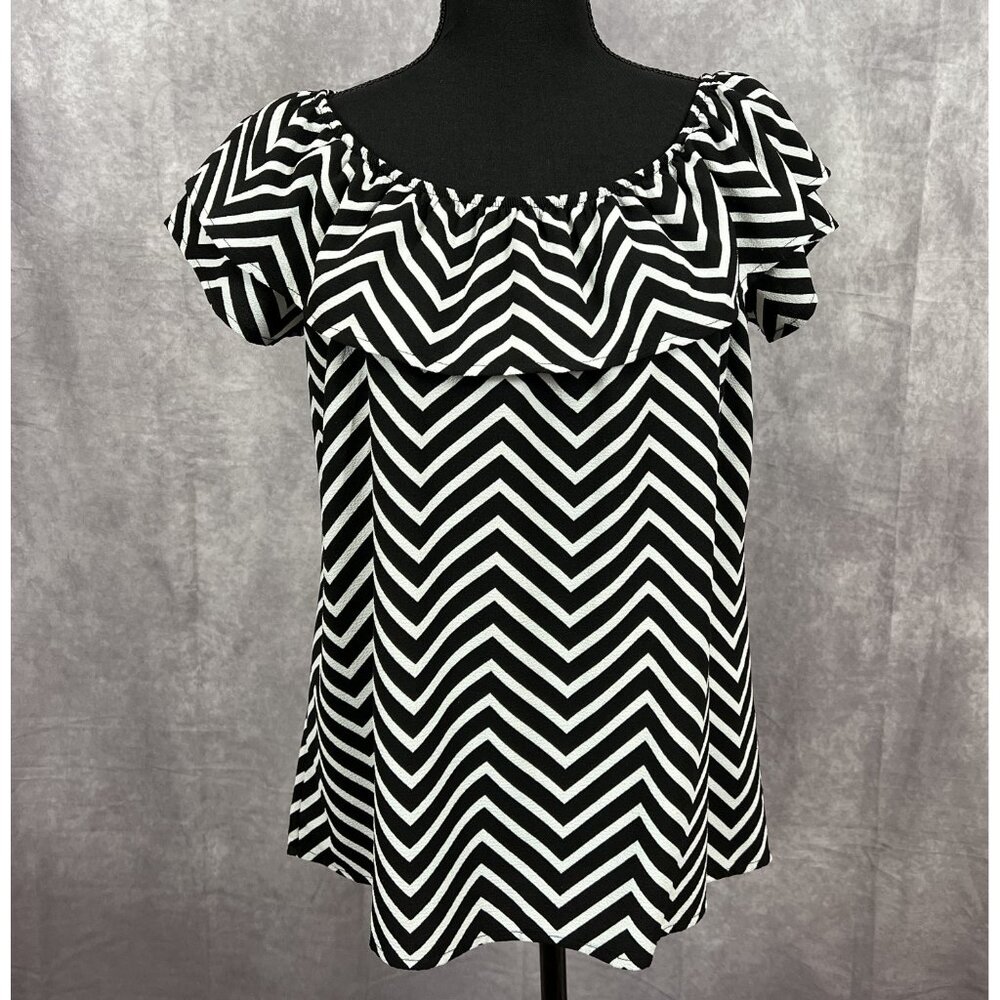 Roz & Ali Black and White Top